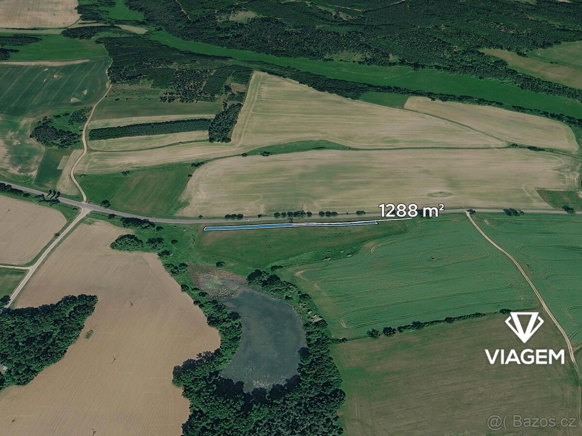Pole 1 288 m², Podíl 50 % o výměře 644 m²