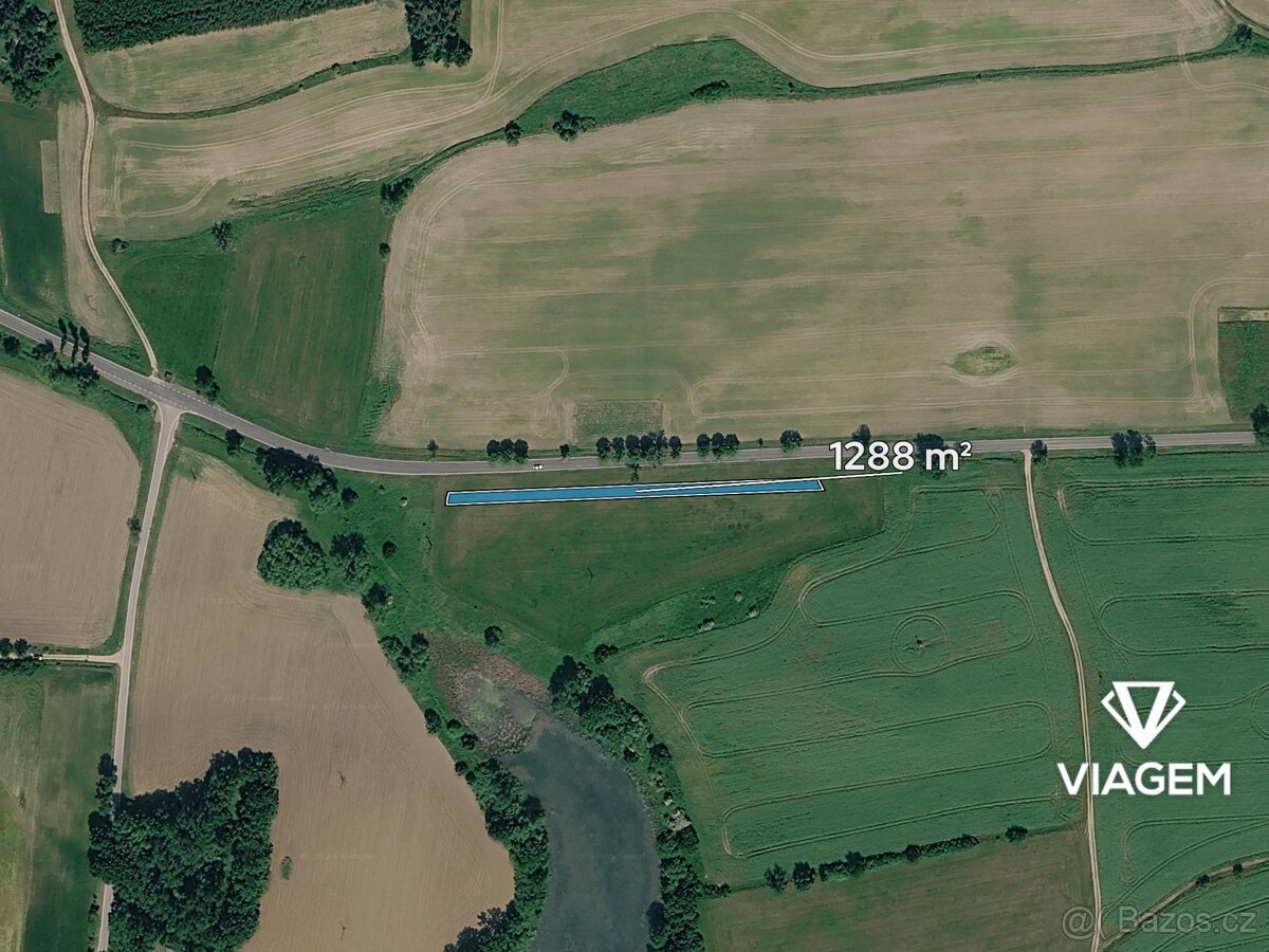 Pole 1 288 m², Podíl 50 % o výměře 644 m²