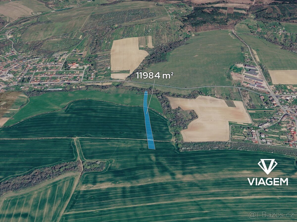 Pole 11 984 m², Podíl 50 % o výměře 5 992 m²