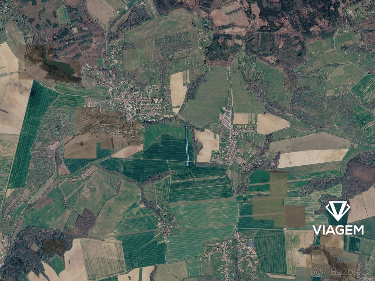 Pole 11 984 m², Podíl 50 % o výměře 5 992 m²
