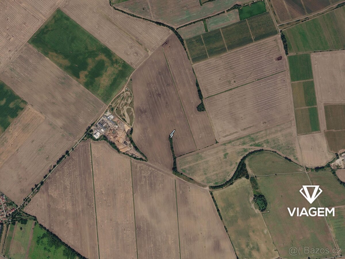 Pole 371 m²