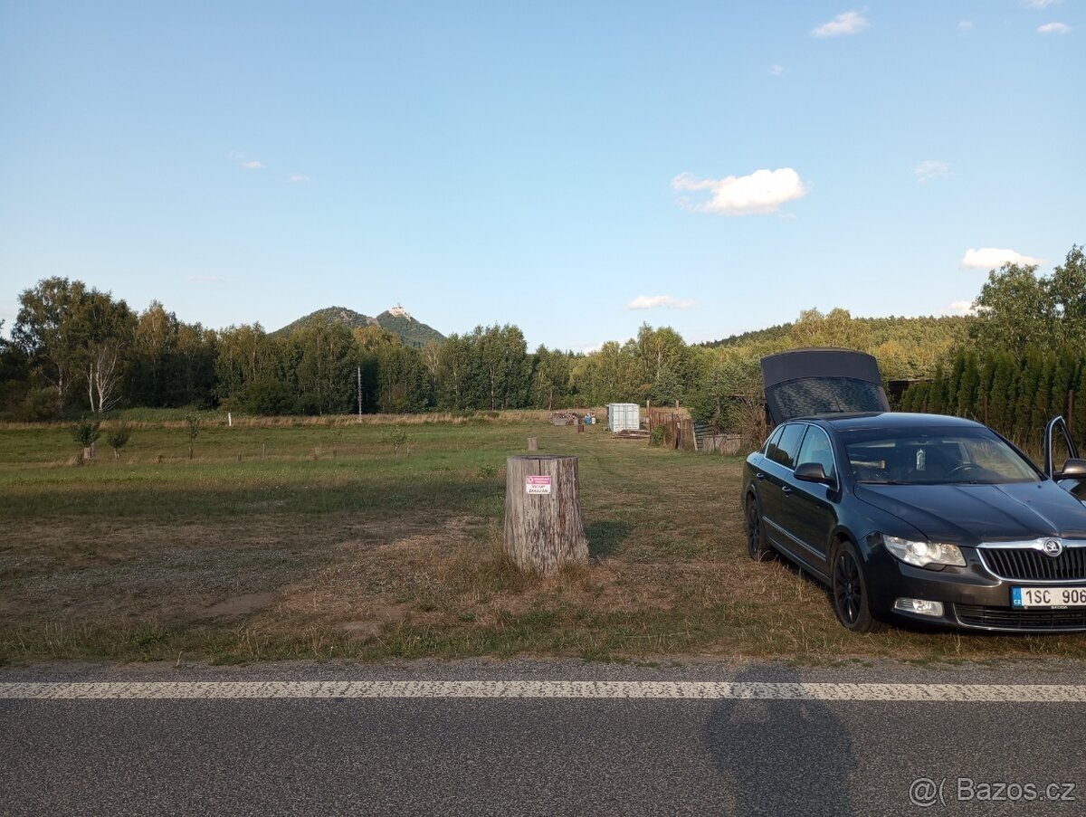 stavební pozemku 4532 m² Okna v Podbezdězí č,p 338/2