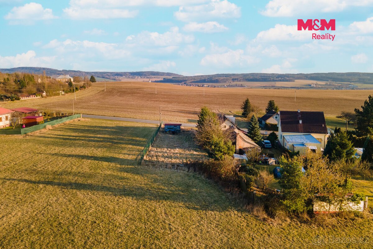 Prodej pozemku k bydlení, 733 m², Břasy