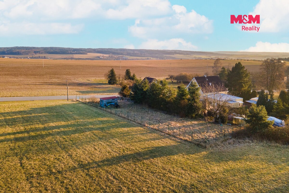 Prodej pozemku k bydlení, 733 m², Břasy