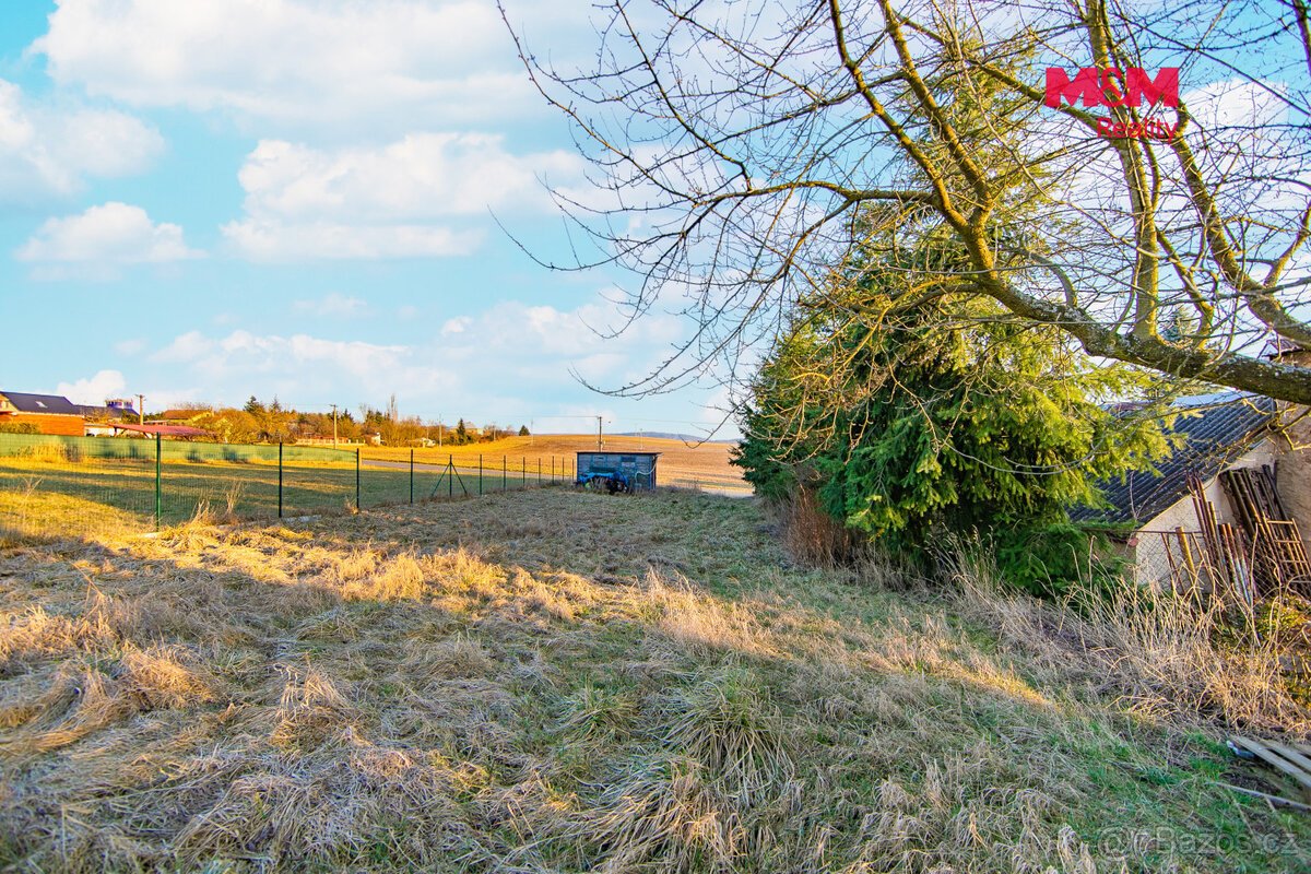 Prodej pozemku k bydlení, 733 m², Břasy