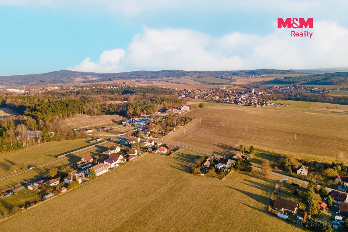 Prodej pozemku k bydlení, 733 m², Břasy
