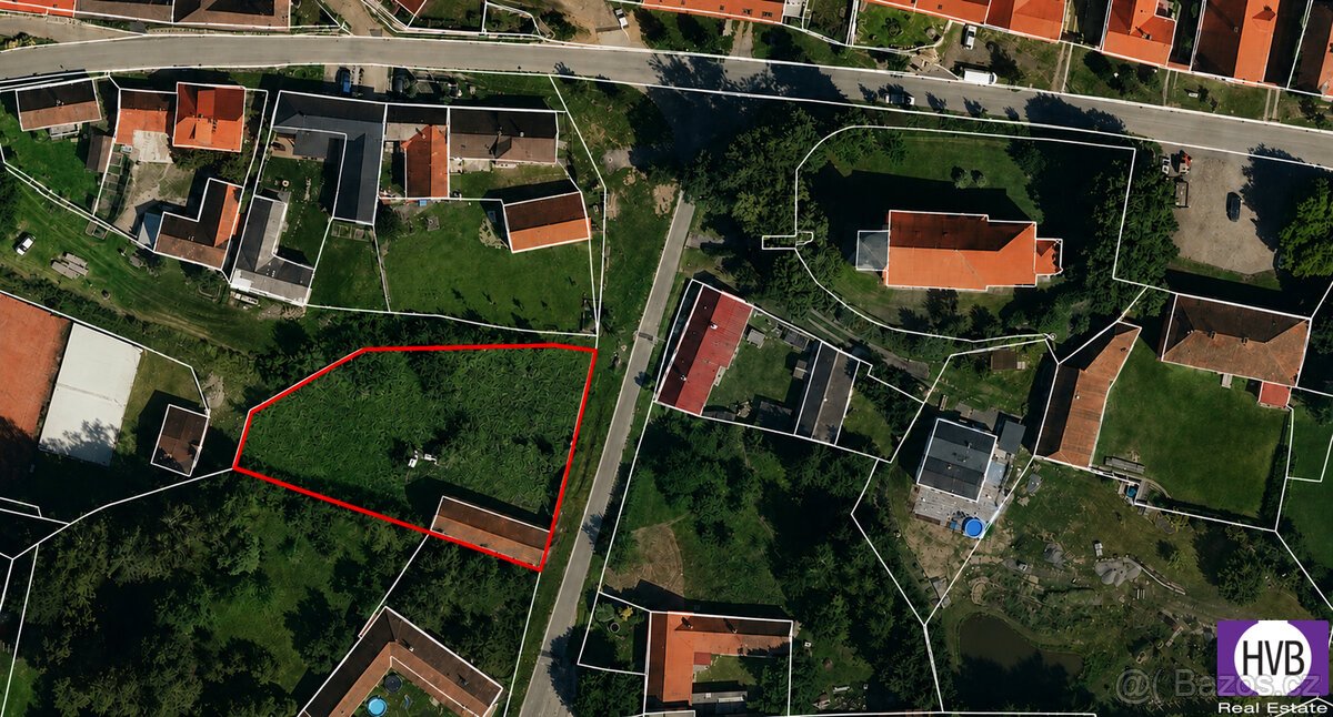 Prodej stavebního pozemku (bydlení) 1695m2, Senožaty, okres 