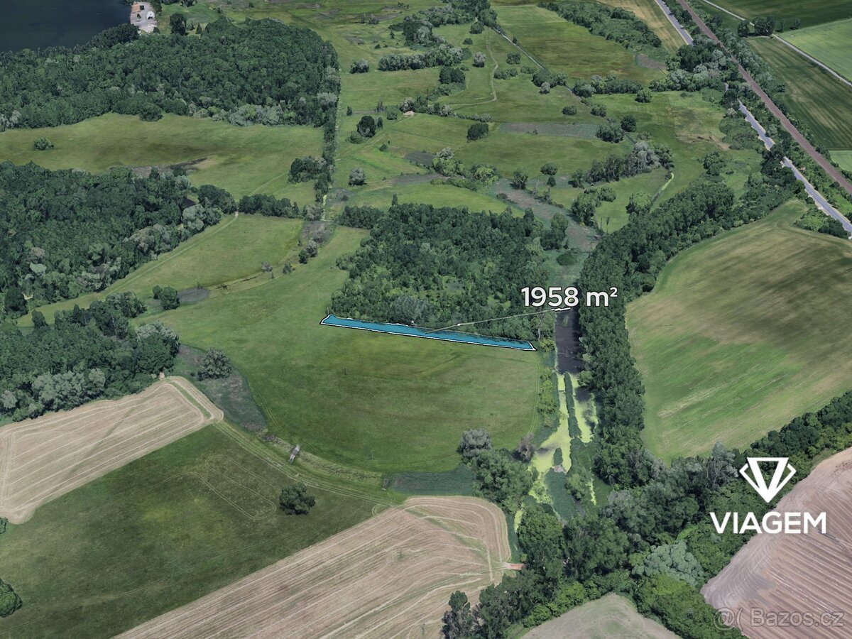 Pole 1 958 m², Podíl 33 % o výměře 653 m²