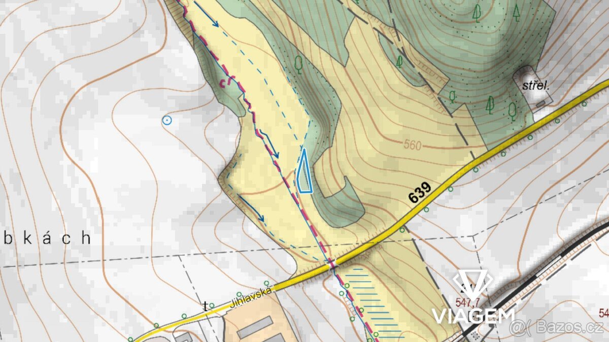 Pole 890 m²