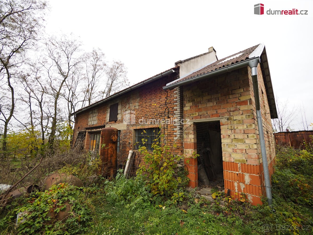 Areál pro budoucí bydlení či podnikání 4412 m2