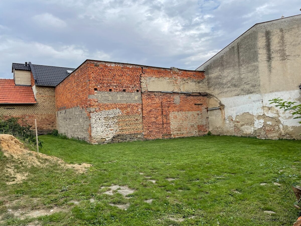 Prodej pozemku, domu, Olšany u Prostějova