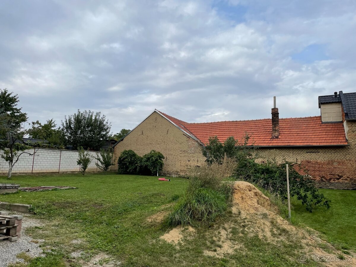 Prodej pozemku, domu, Olšany u Prostějova