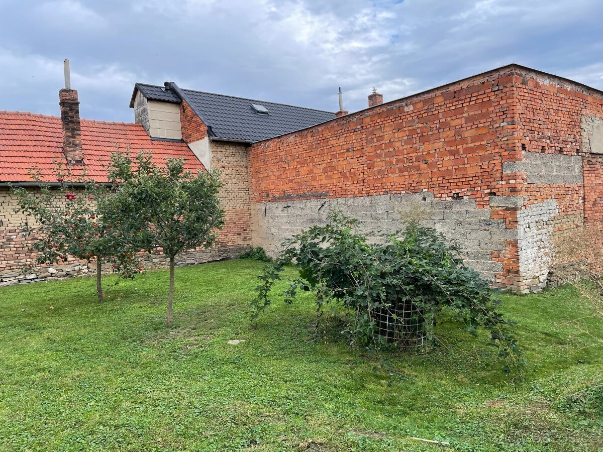 Prodej pozemku, domu, Olšany u Prostějova