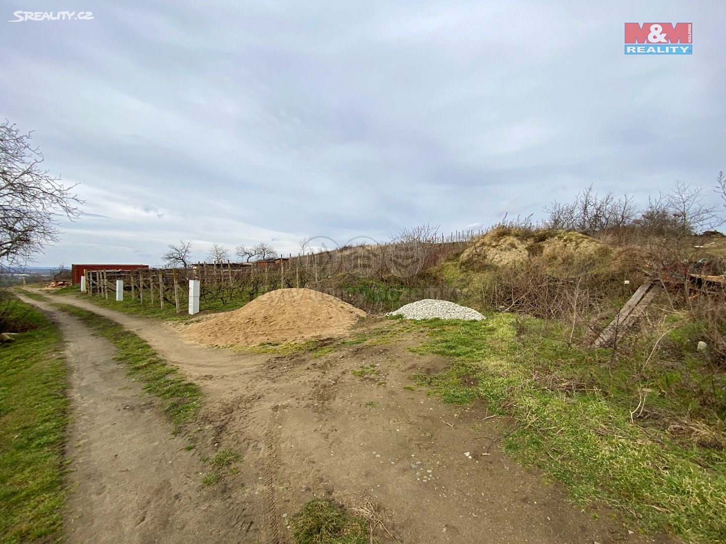 Prodej  stavebního pozemku 1 200 m²
